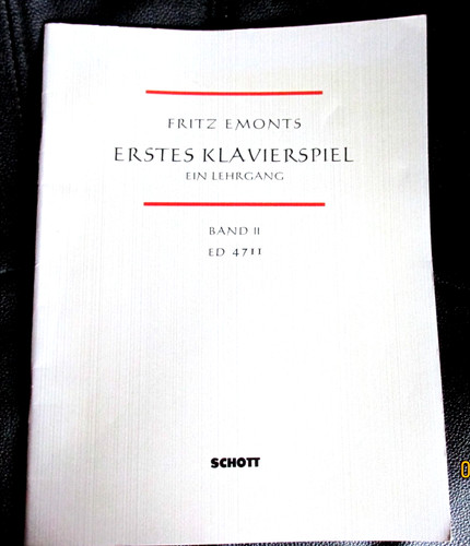 Erstes klavierspiel ein - -,